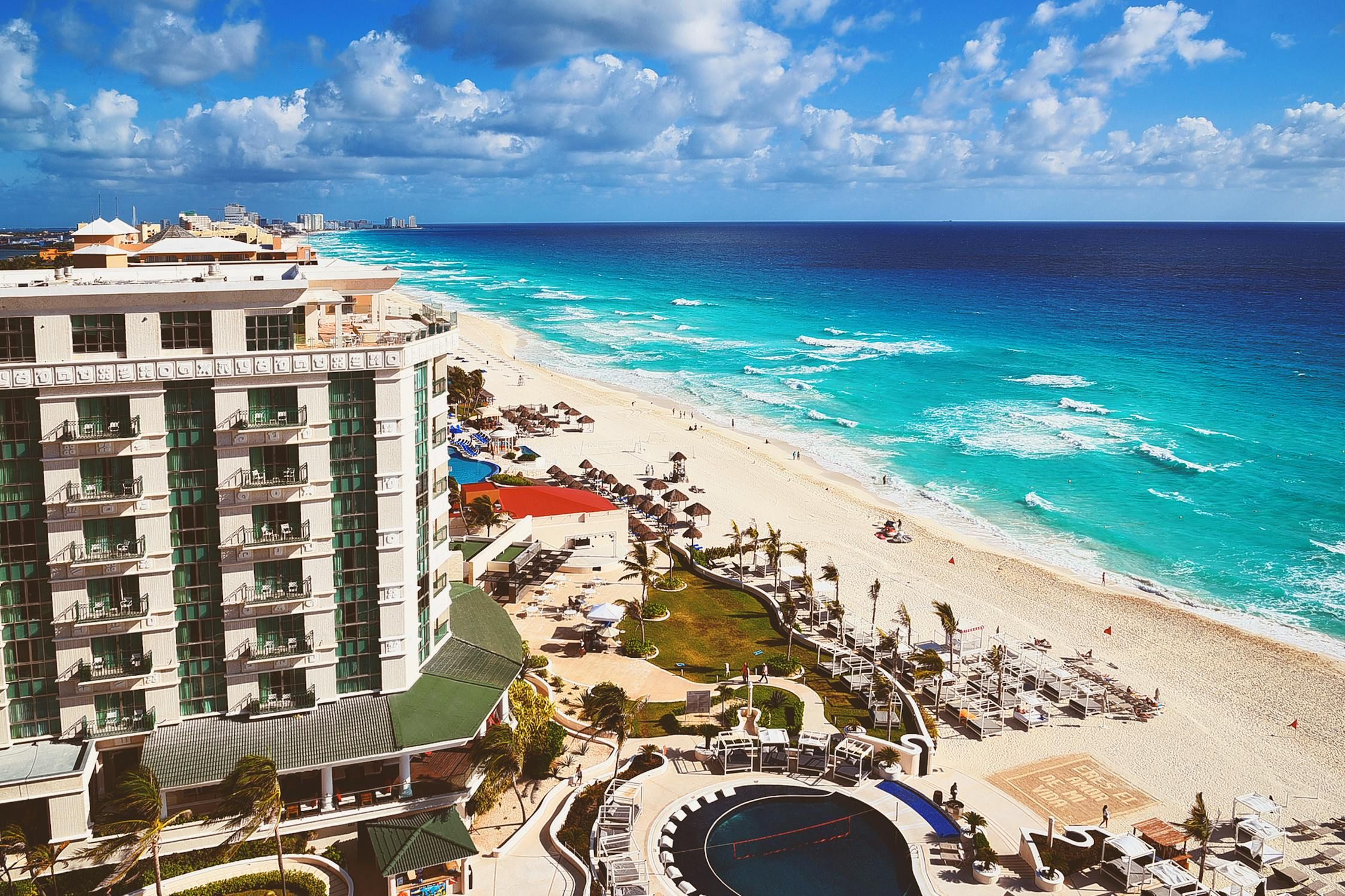 3. resort Cancun.jpeg