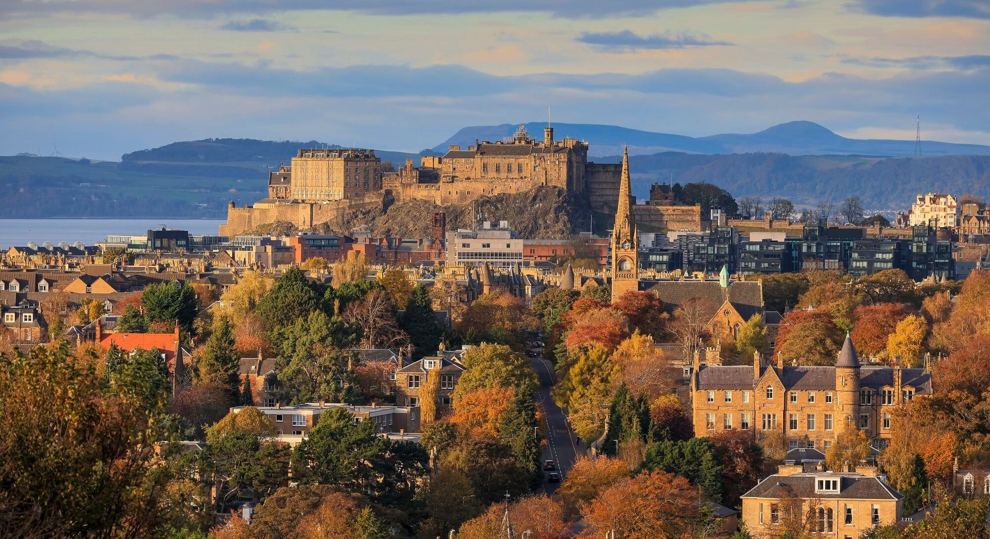 Edinburgh-Castle-Image-Credit-Visit-Scotland-Kenny-Lam-e1693476886773.jpg