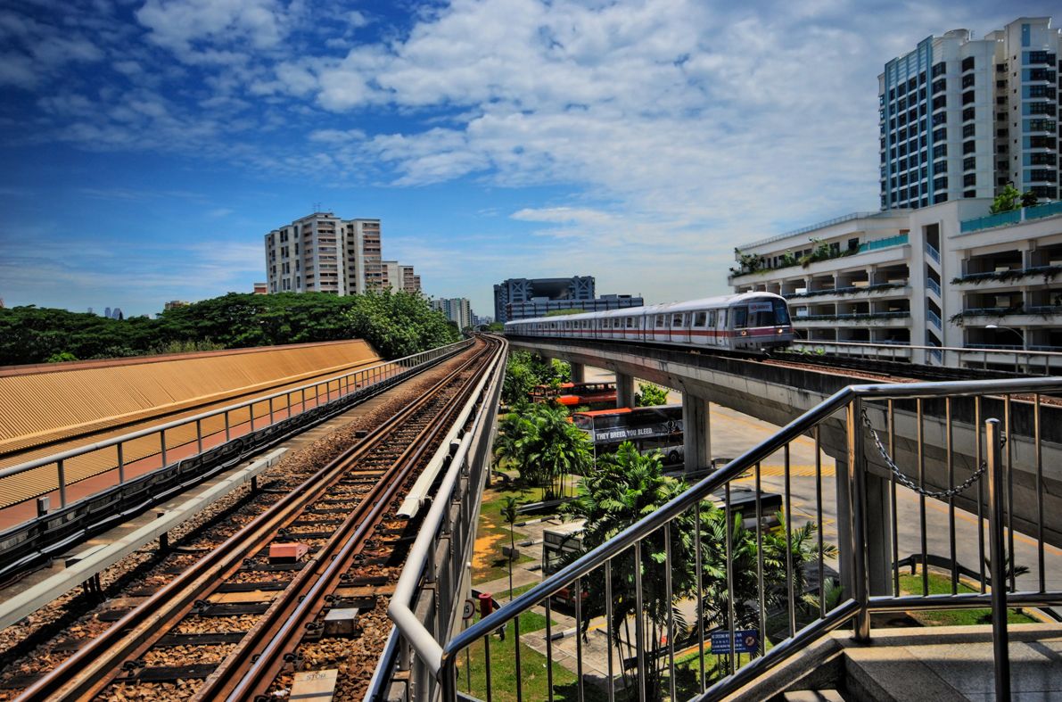 Mass_Rapid_Transit_tracks,Singapore-_20080501.jpg