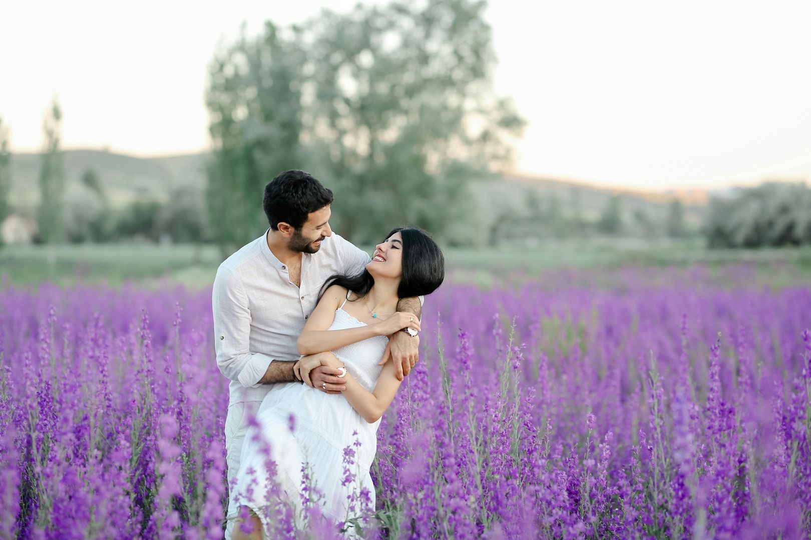 couple-in-lavender-fields-in-france (1).jpg