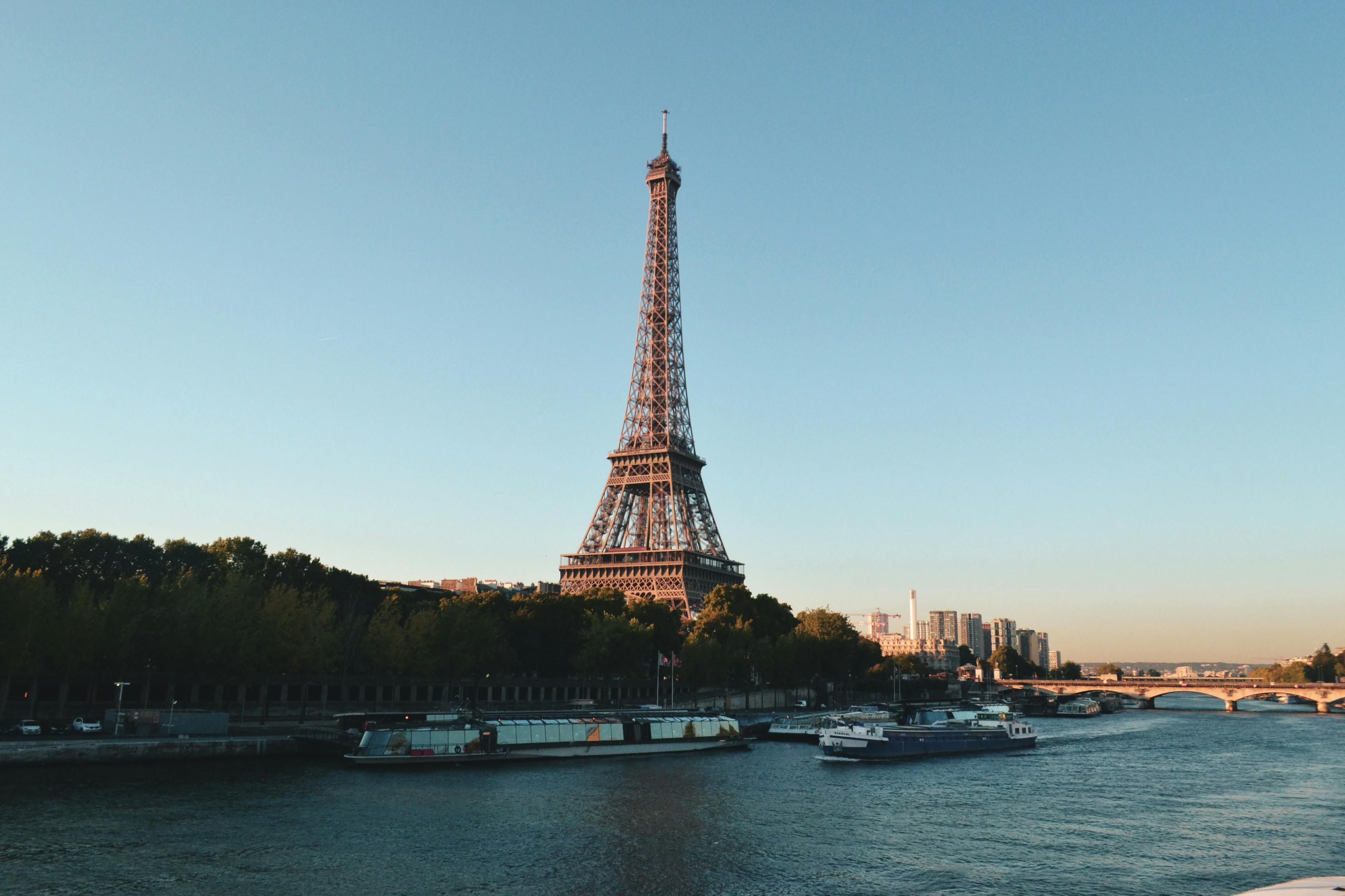 eiffel-tower-in-paris.jpg