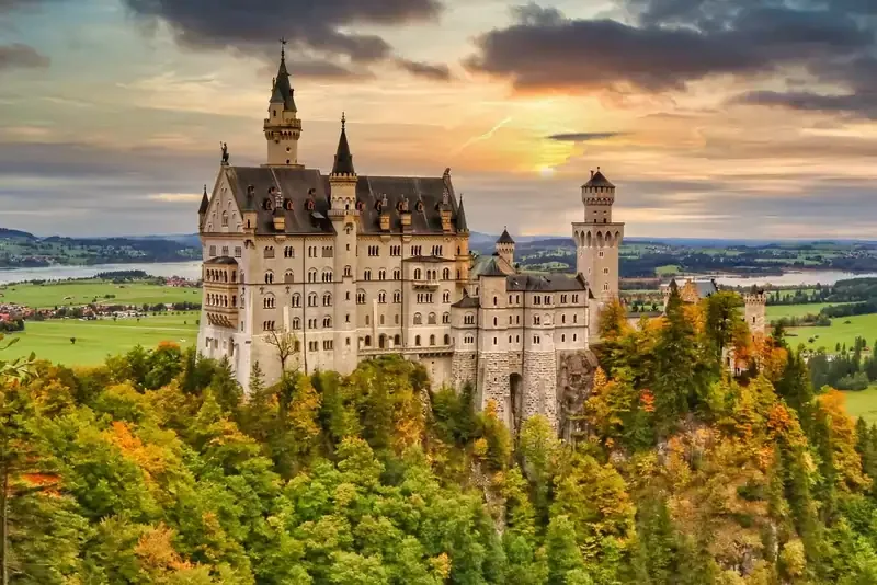 Source: https://neuschwansteincastle.net/